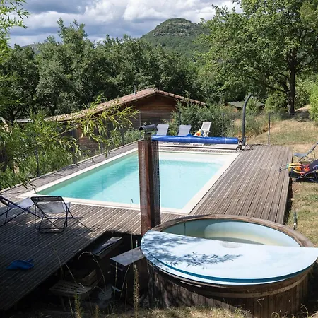 - Piscine Partagée Chalet *